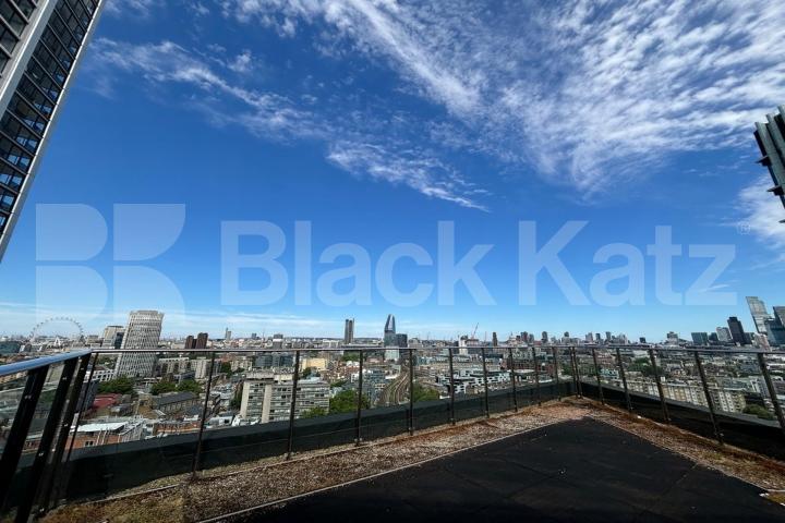 Stunning views, stylish & contemporary with balcony & roof terraces.  The Pioneer Building, Newington Causeway, Borough